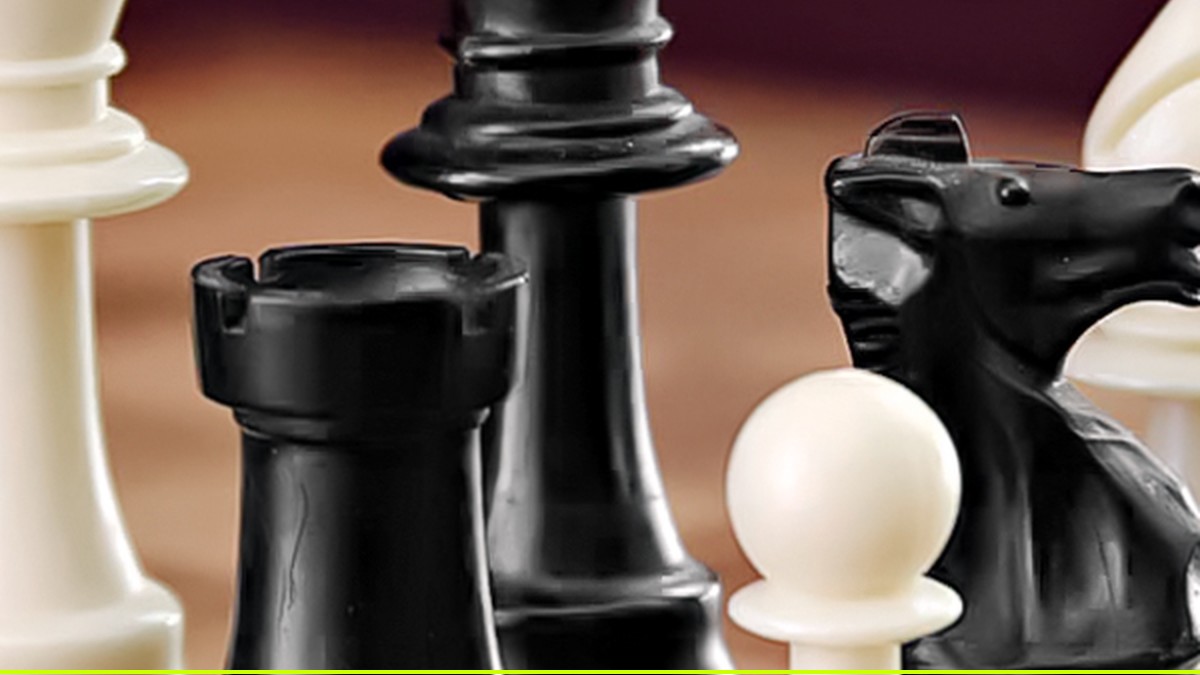 Chess board ready to play online in the browser on SchoolBros